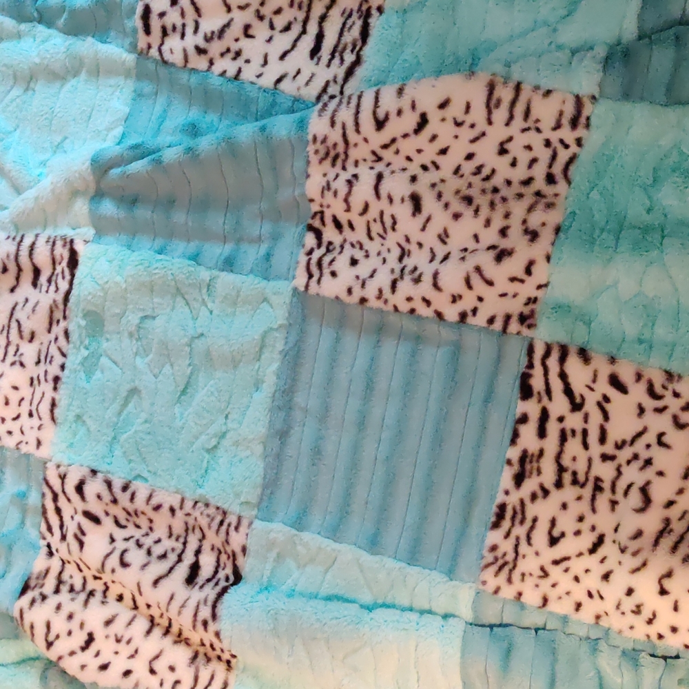 NEW Minky Mama blanket - Picture 3 of 5